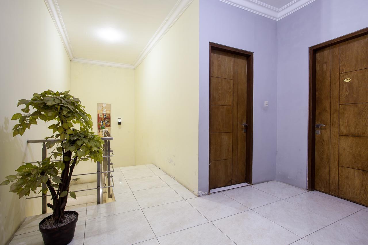 Reddoorz Near Marvel City Mall Wonotjolo 외부 사진