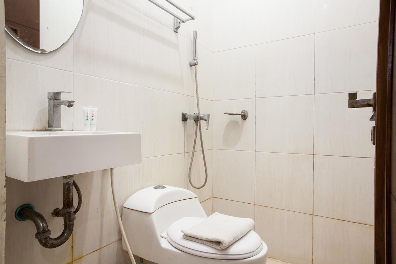 Reddoorz Near Marvel City Mall Wonotjolo 외부 사진