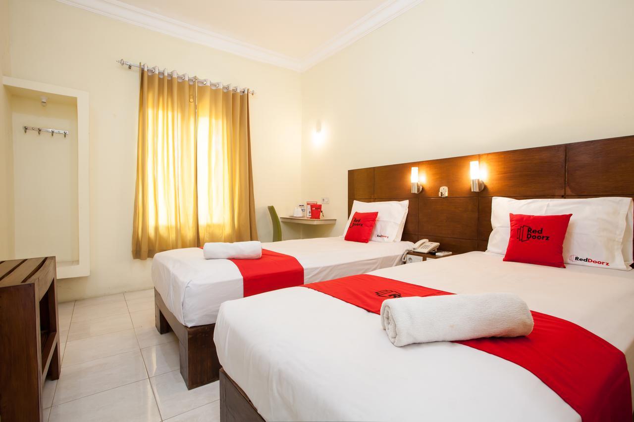 Reddoorz Near Marvel City Mall Wonotjolo 외부 사진